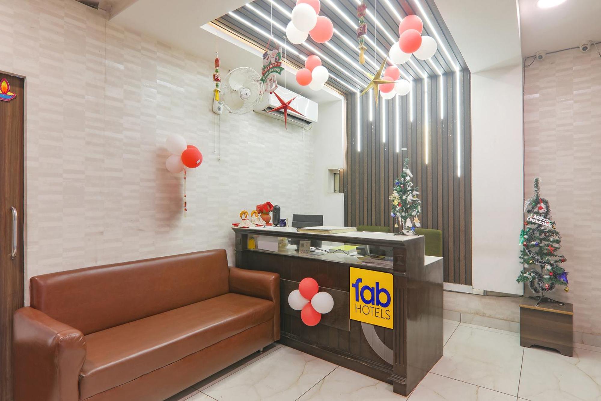 Fabhotel Swarn Banquet Kakarmatha Zewnętrze zdjęcie