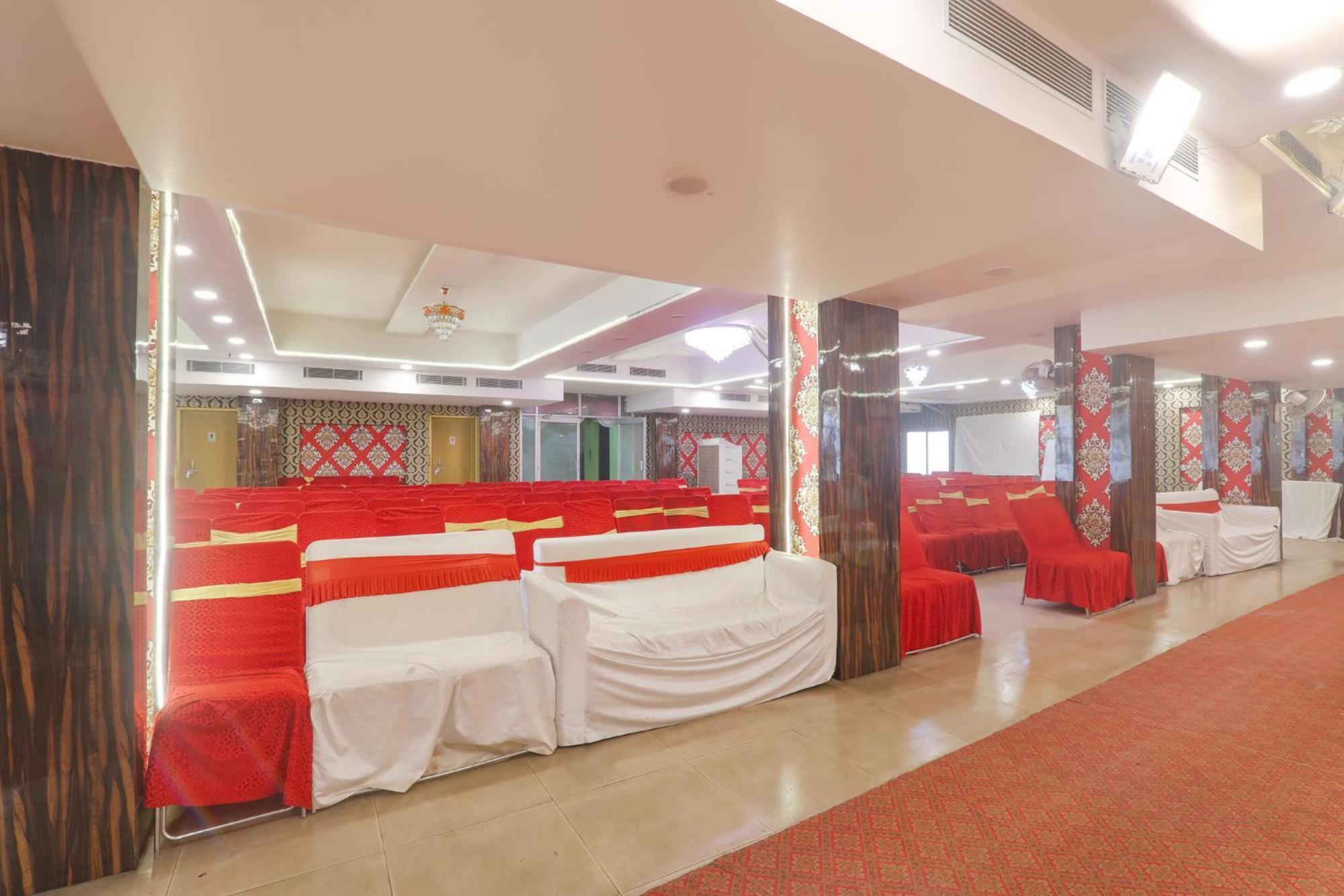Fabhotel Swarn Banquet Kakarmatha Zewnętrze zdjęcie